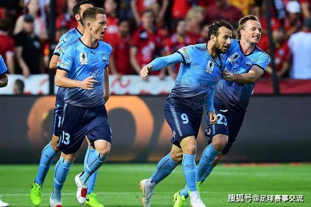 湖北一位老人无意间发现自己家世代居住的古宅竟然价值连城